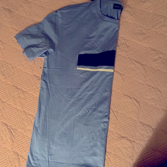 NWT Hugo Boss tshirt , Sz large - Picture 3 of 4